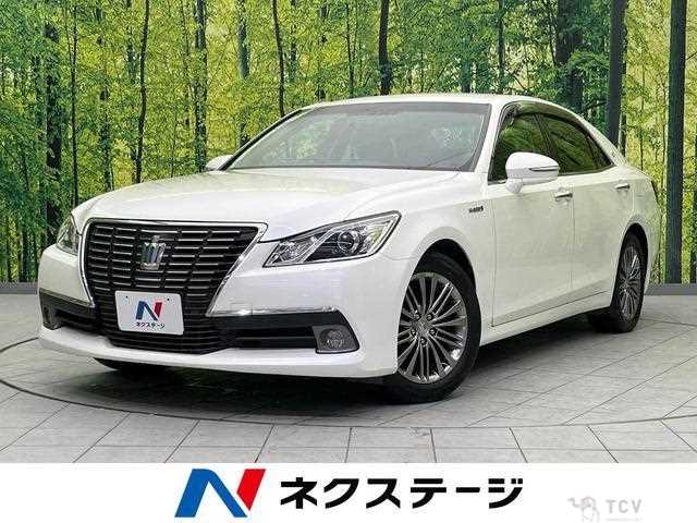 2013 Toyota Crown Hybrid