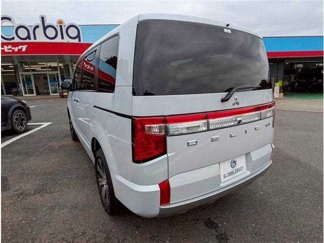 Mitsubishi Delica D5 2025 — фото 9 купить в Москве