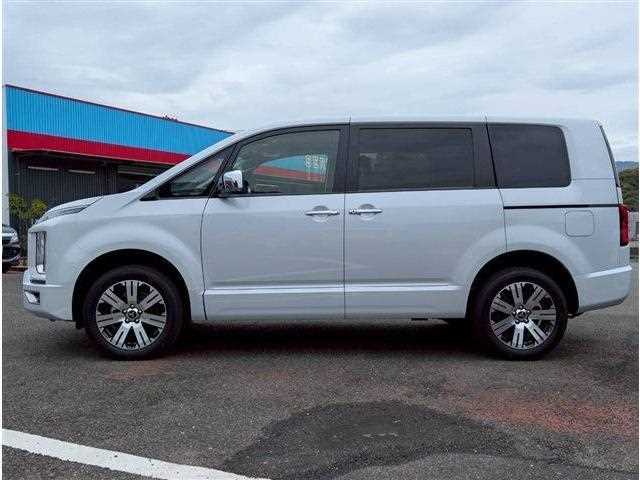 Mitsubishi Delica D5 2025 — фото 10 купить в Москве