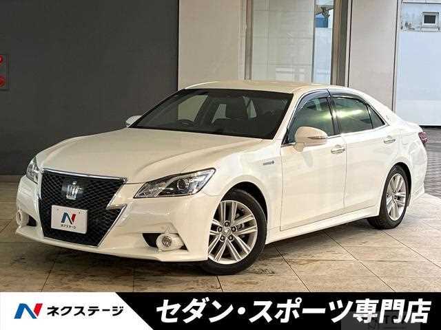 2014 Toyota Crown Hybrid