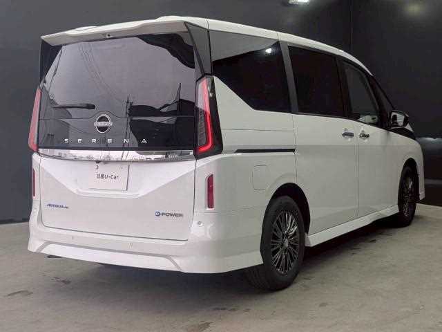 Nissan Serena 2026 — фото 3 купить в Москве