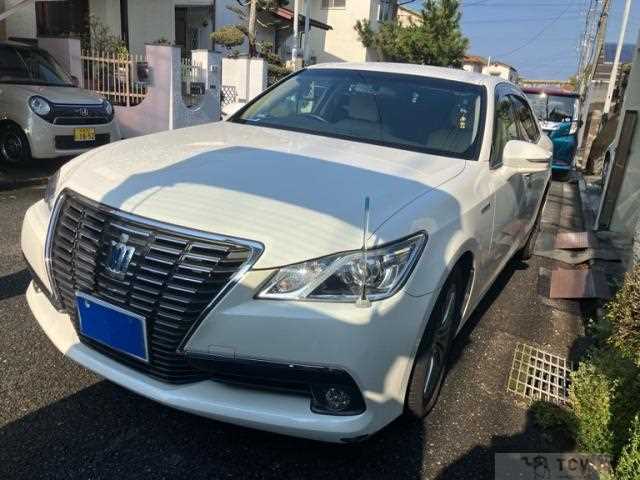 2013 Toyota Crown Hybrid