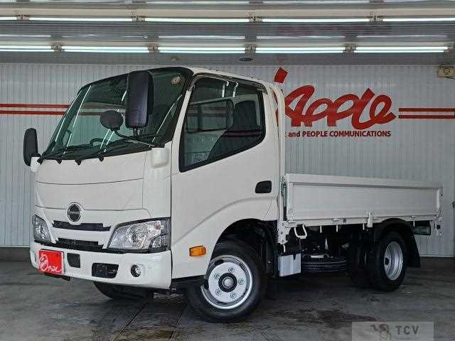 2025 Hino Dutro