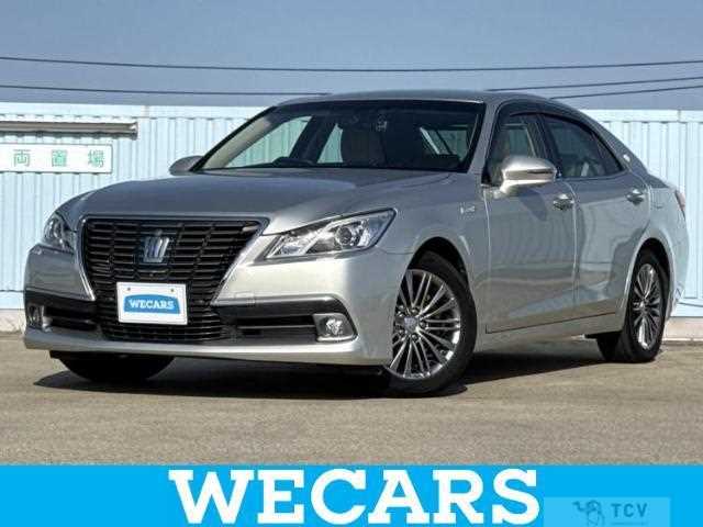 2013 Toyota Crown Hybrid