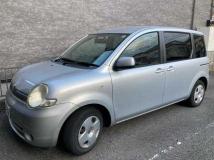 2004 Toyota Sienta