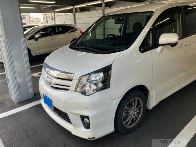 2013 Toyota Noah