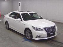 2015 Toyota Crown Hybrid