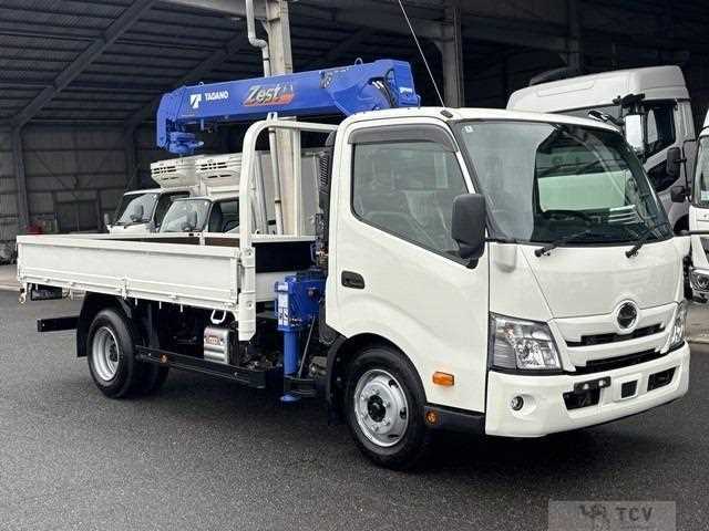 2025 Hino Dutro