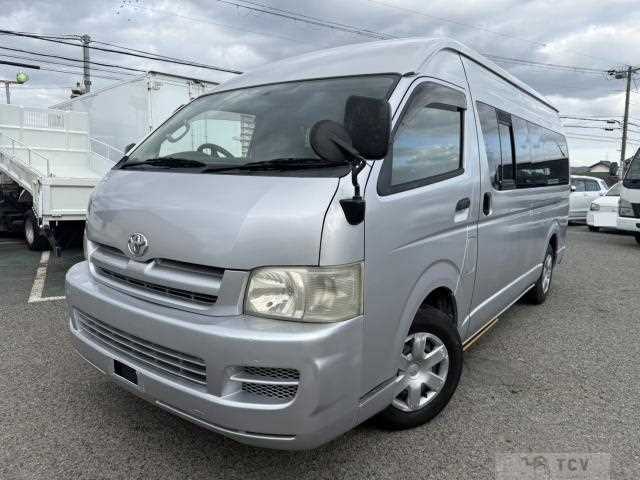 2005 Toyota Hiace Commuter