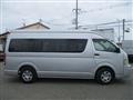 2005 Toyota Hiace Commuter