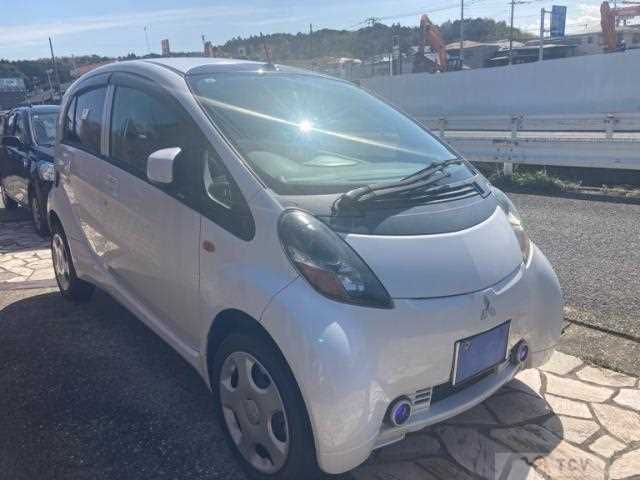 2013 Mitsubishi i