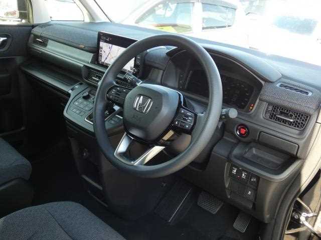 Honda Step WGN 2025 — фото 9 купить в Москве