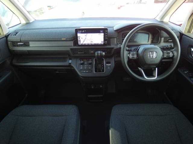 Honda Step WGN 2025 — фото 11 купить в Москве