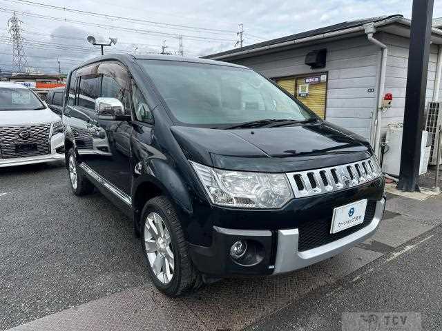 2011 Mitsubishi Delica D5