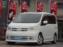 2005 Nissan Serena