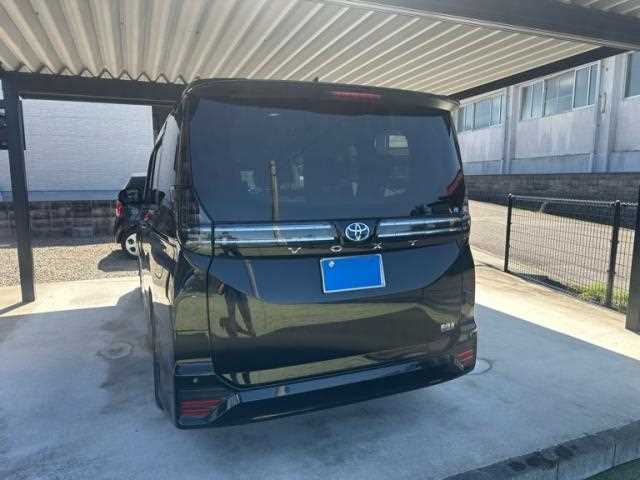 Toyota Voxy 2023 — миниатюра 4