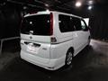 2009 Nissan Serena