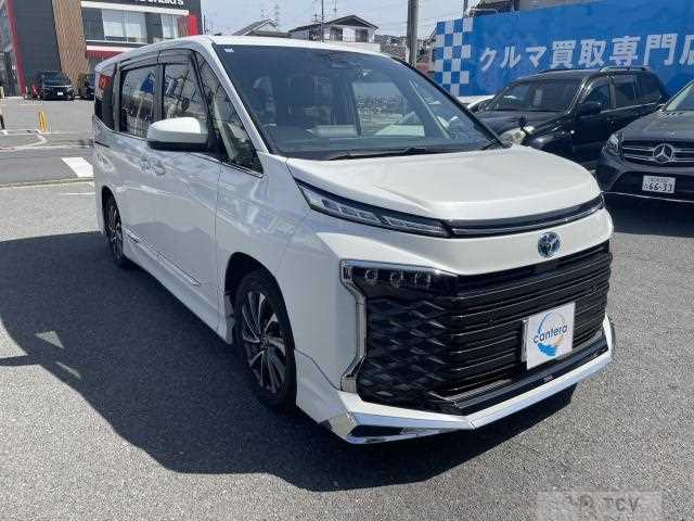 2022 Toyota Voxy