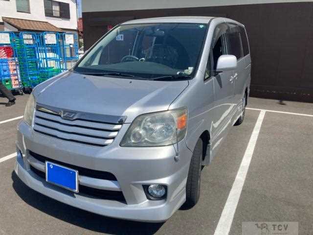 2003 Toyota Noah