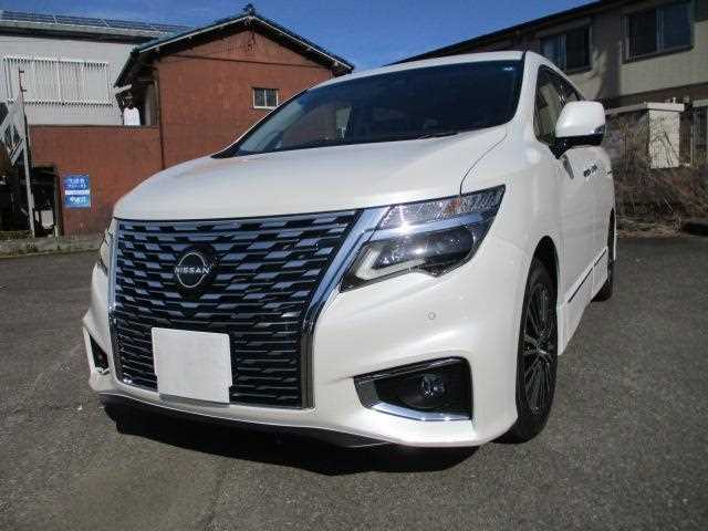 Nissan Elgrand 2026 — фото 2 купить в Москве