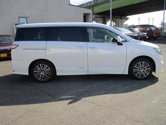 Nissan Elgrand 2026 — фото 5 купить в Москве