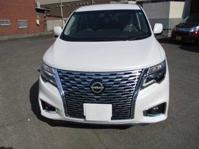 Nissan Elgrand 2026 — фото 10 купить в Москве
