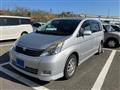 2005 Toyota Isis
