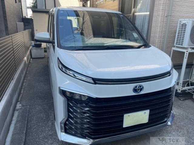2023 Toyota Voxy