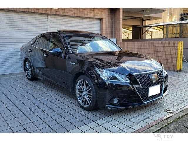 2013 Toyota Crown Hybrid