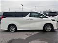 2022 Toyota Alphard Hybrid