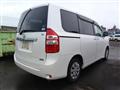 2012 Toyota Noah