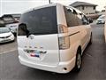 2003 Toyota Noah