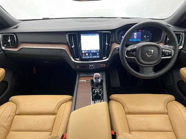 Volvo V60 2024 — миниатюра 3