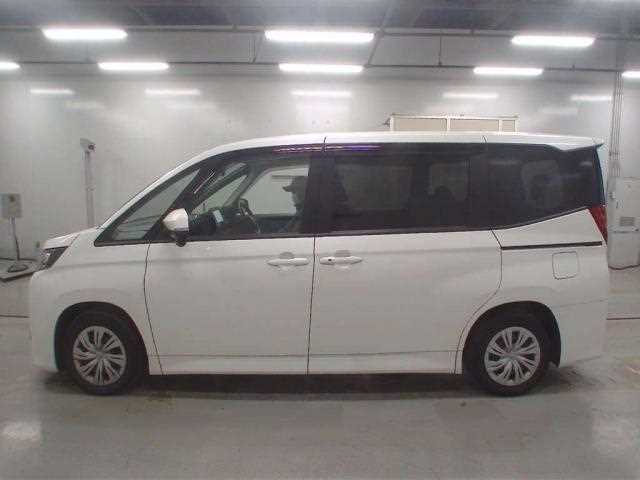 Toyota Noah 2024 — миниатюра 11