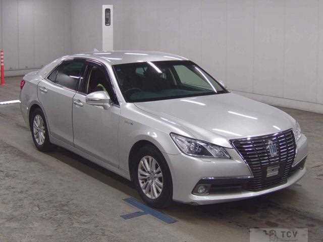 2015 Toyota Crown Hybrid