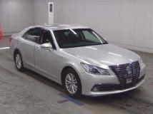 2015 Toyota Crown Hybrid