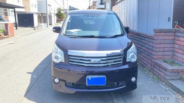2013 Toyota Noah