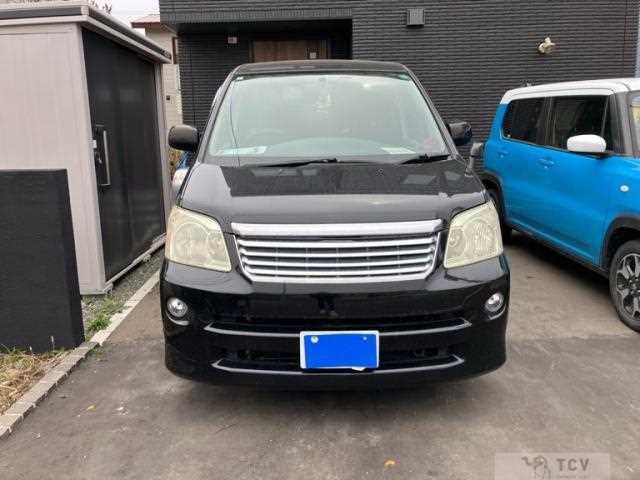 2005 Toyota Noah
