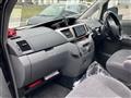 2005 Toyota Noah