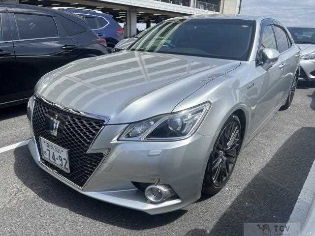 2015 Toyota Crown Hybrid