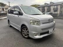 2010 Toyota Voxy
