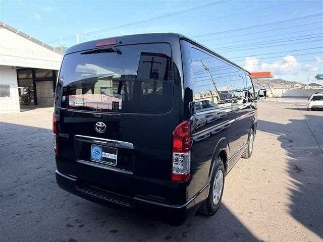 Toyota Hiace Van 2024 — миниатюра 3