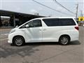 2013 Toyota Alphard Hybrid