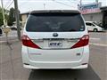 2013 Toyota Alphard Hybrid