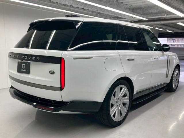 Land Rover Range Rover 2023 — фото 10 купить в Москве