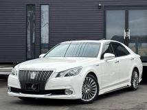 2013 Toyota Crown Majesta