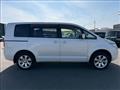 2017 Mitsubishi Delica D5