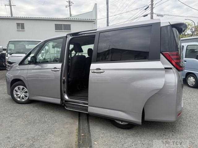2022 Toyota Noah