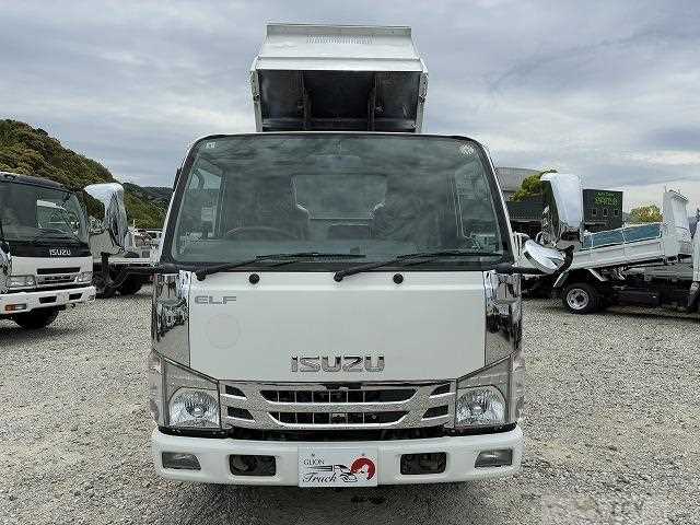 2014 Isuzu Elf Truck