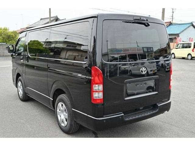 Toyota Hiace Van 2025 — миниатюра 3